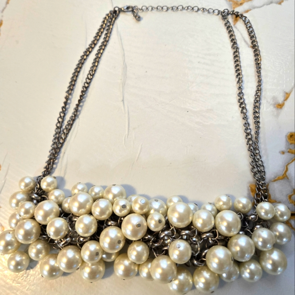 Beautiful Necklace  with  pearls